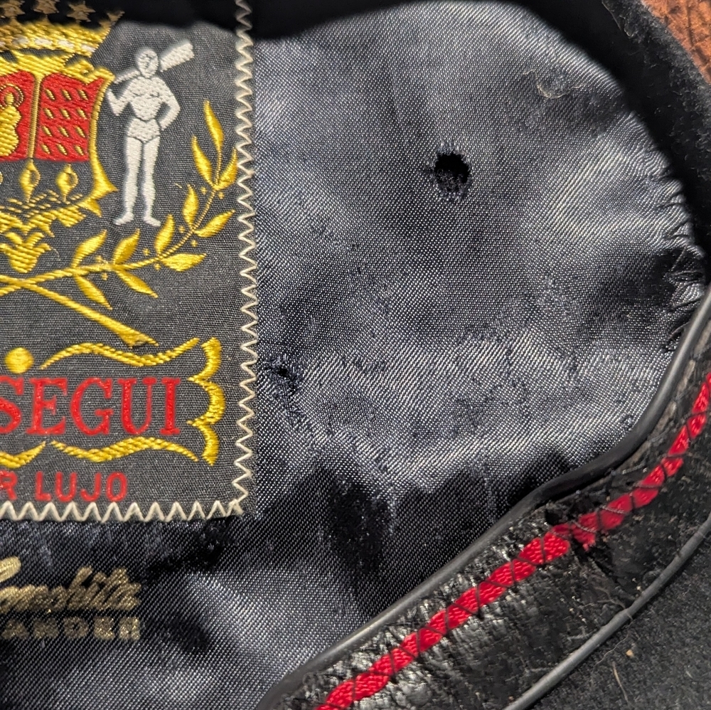 Black Traditional Basque Beret - Picture 4 of 5